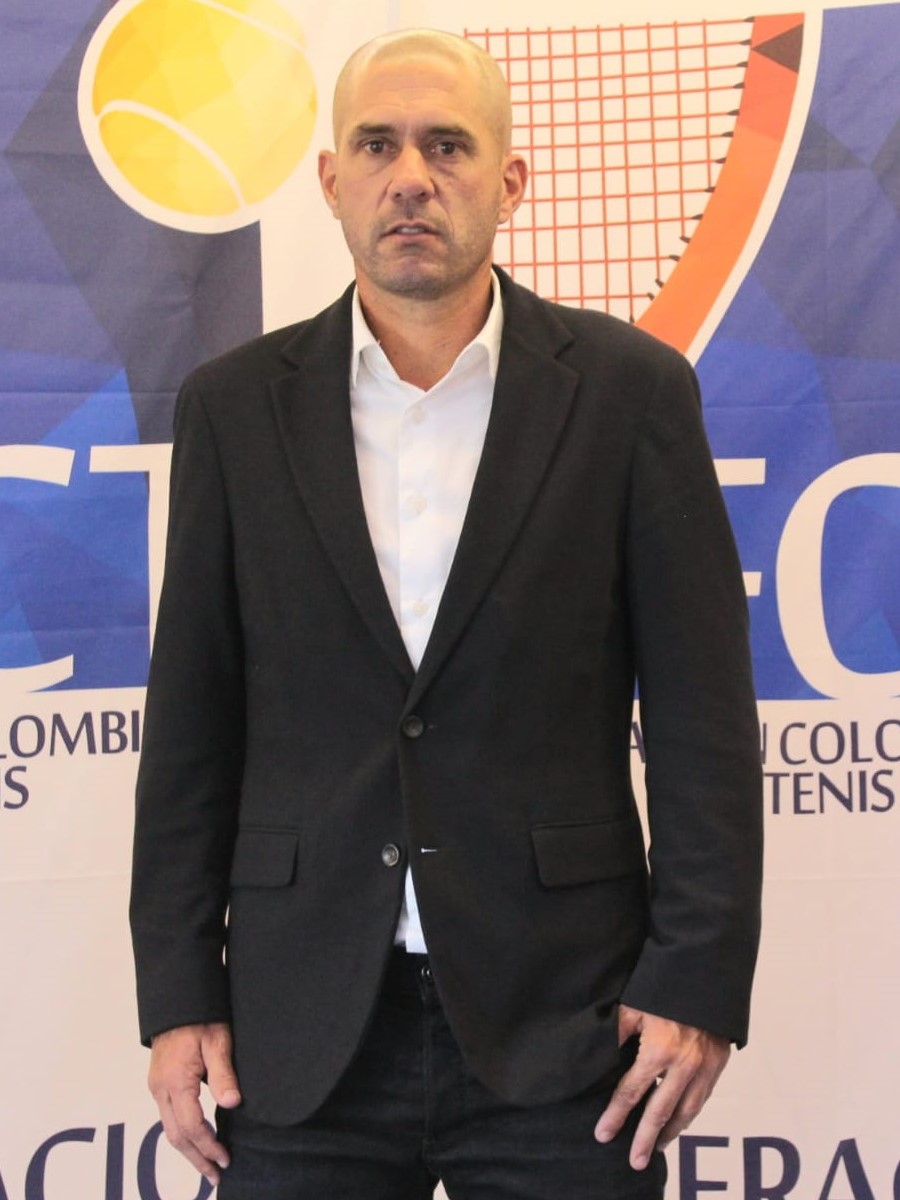 Carlos Robles